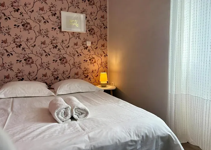 Maison Avec Piscine - Vue Exceptionnelle - Parisot Сasa de vacaciones