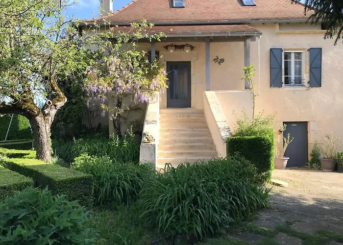 Maison Avec Piscine - Vue Exceptionnelle - Parisot Сasa de vacaciones