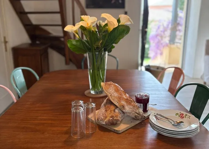 Maison Avec Piscine - Vue Exceptionnelle - Parisot Сasa de vacaciones *