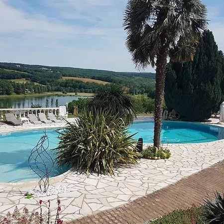 Maison Avec Piscine - Vue Exceptionnelle - Parisot *
